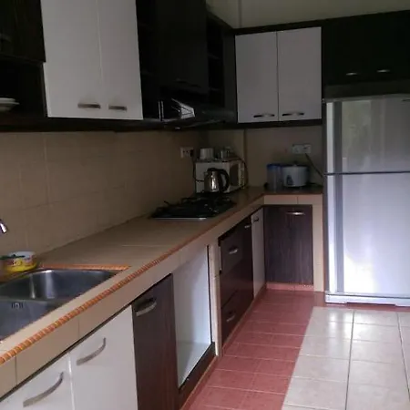 Ar Rayyan Apartments Prima Villa Tanah Rata Exterior photo